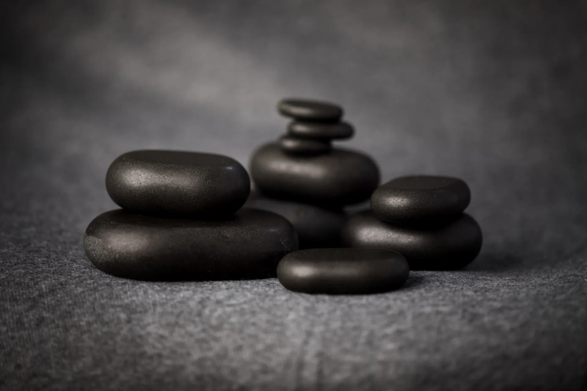 Aufgewärmte Hot Stones für die Massage